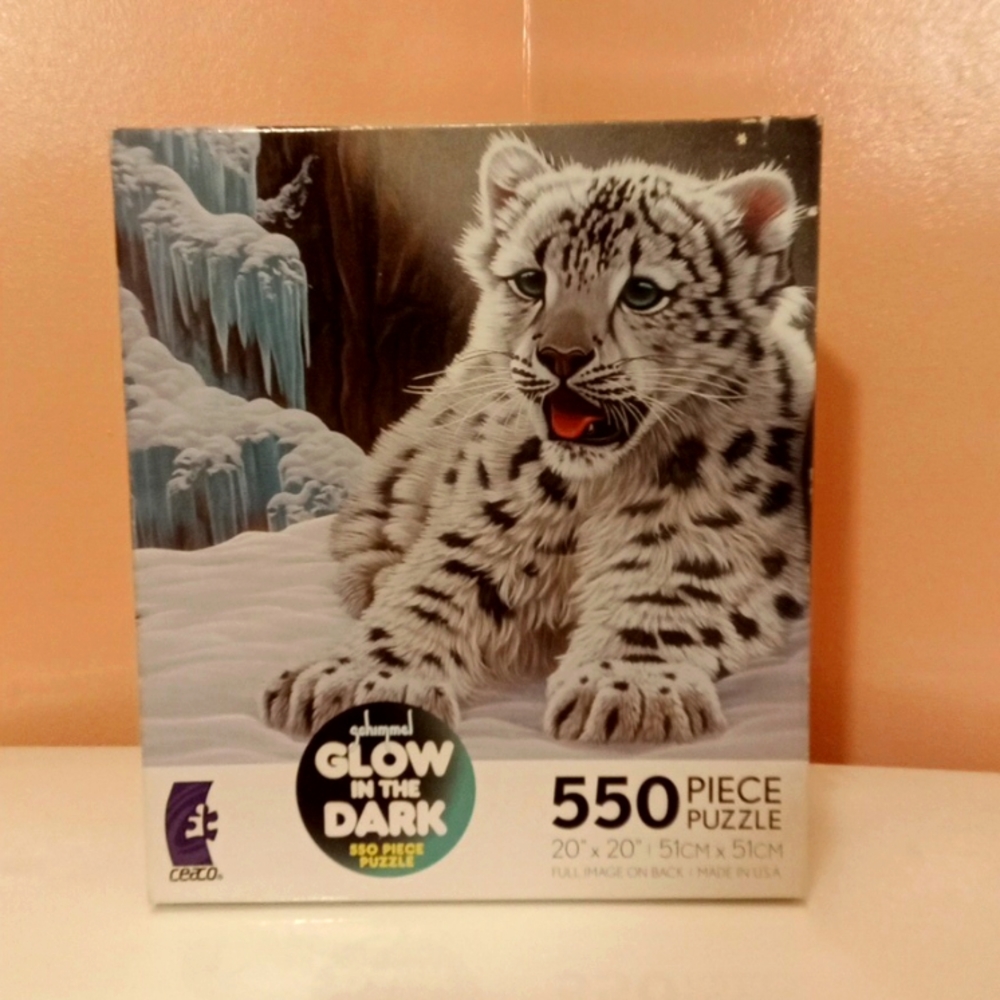 Schimmel Ice House Glow in The Dark 550 PC Puzzle Tiger Cubs Series  Ceaco